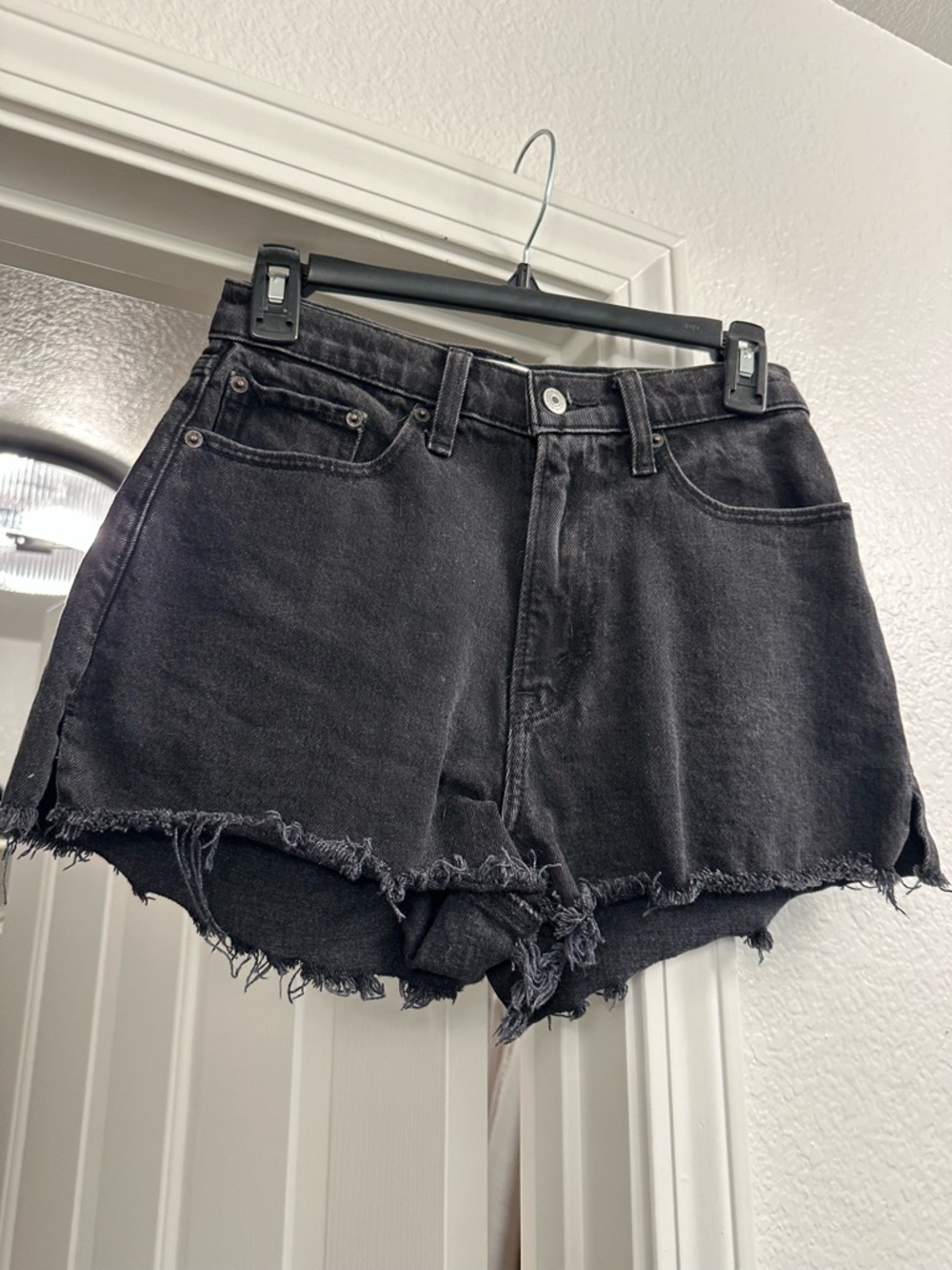 Abercrombie & Fitch Black Frayed Hem Denim Shorts. Curve Love fit.